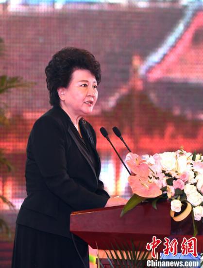 9月10日,第九届世界华文传媒论坛在福州开幕。国务院侨务办公室主任裘援平出席开幕式并致辞。<a target='_blank' href='http://www.chinanews.com/'>中新社</a>记者 张斌 摄 点击进入下一页