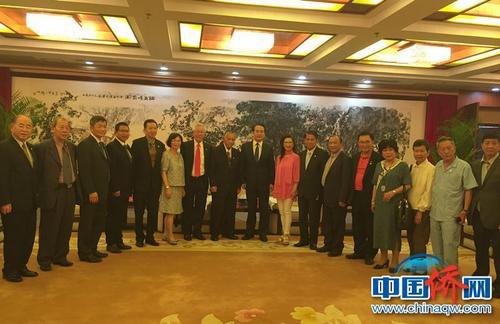 谭天星在北京会见司徒惠初率领的中国国民党驻澳洲总支部谒陵团一行22人