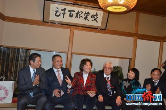 黄檗文化访日团在东京与侨界交流。 松友 摄 黄檗文化访日团在东京与侨界交流。 松友 摄
