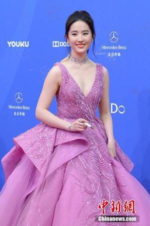 资料图:刘亦菲 中新社记者 崔楠 摄 资料图:刘亦菲 中新社记者 崔楠 摄