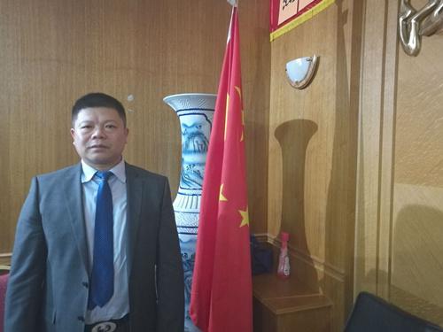 中法友谊互助协会会长吴时敏表示,法国需要把中国和美国放在同等重要的位置上,需要进一步寻求与中国的合作。 中法友谊互助协会会长吴时敏表示,法国需要把中国和美国放在同等重要的位置上,需要进一步寻求与中国的合作。