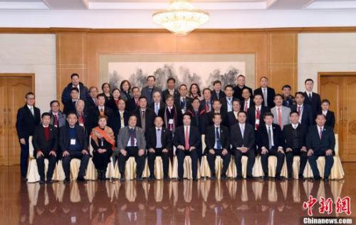 2月7日,中国国务院侨务办公室党组书记、副主任许又声在北京会见菲律宾菲华商联总会访华团。<a target='_blank' href='http://www.chinanews.com/'>中新社</a>记者 张勤 摄 2月7日,中国国务院侨务办公室党组书记、副主任许又声在北京会见菲律宾菲华商联总会访华团。中新社记者 张勤 摄