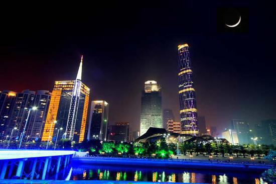 Guangzhou's many skyscrapers dazzle with a multicolored lighting show on the banks of the Pearl River. (Provided to China Daily)
