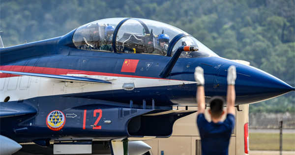 Chinese Air Force aerobatics team prepares for performance in Zhuhai
