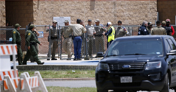 18 children, 3 adults dead in U.S. Texas elementary school shooting