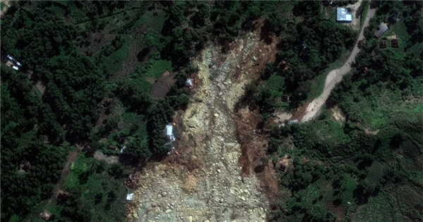 卫星捕捉到巴布亚新几内亚山体滑坡后的景象 