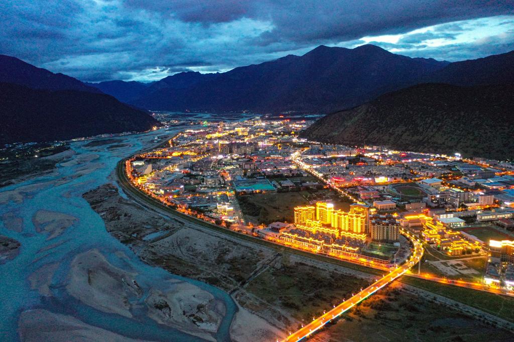 Picturesque night scenery of Nyingchi in Xizang