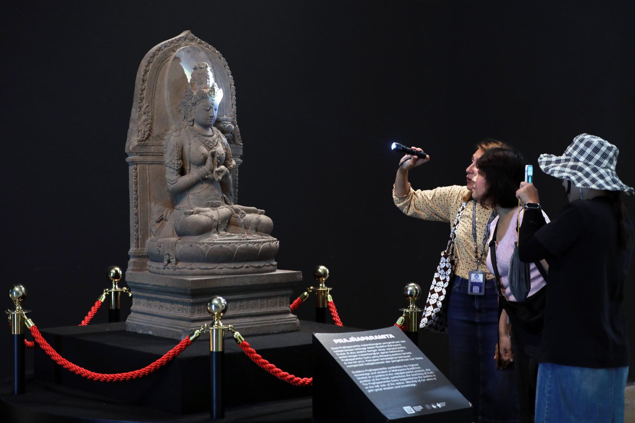 288 returned cultural relics exhibited at Indonesia's National Museum