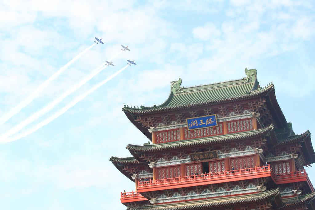 Nanchang Air Show attracts French aerobatic team