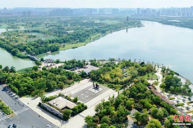 Aerial photo of Wang Dayuan Memorial Square in Xianghu Scenic Area, Qingyunpu District, Nanchang, Jiangxi. (Photo by Liu Jiajian)