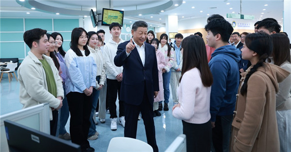 Xi visits Macau University of Science and Technology