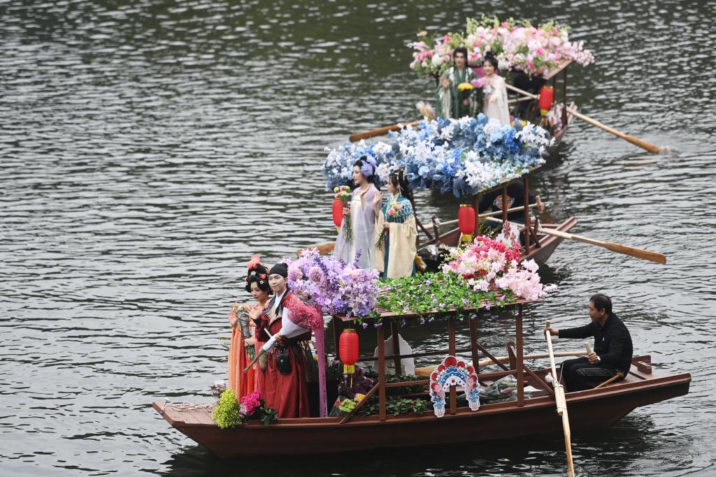 Vibrant scenes from ancient water flower markets