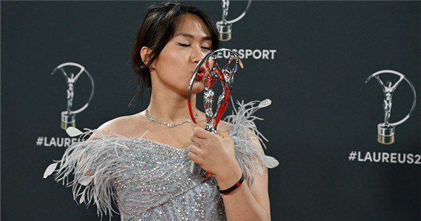 Handicapped Olympic gold medalist wins Laureus Awards for Sportsperson of the Year