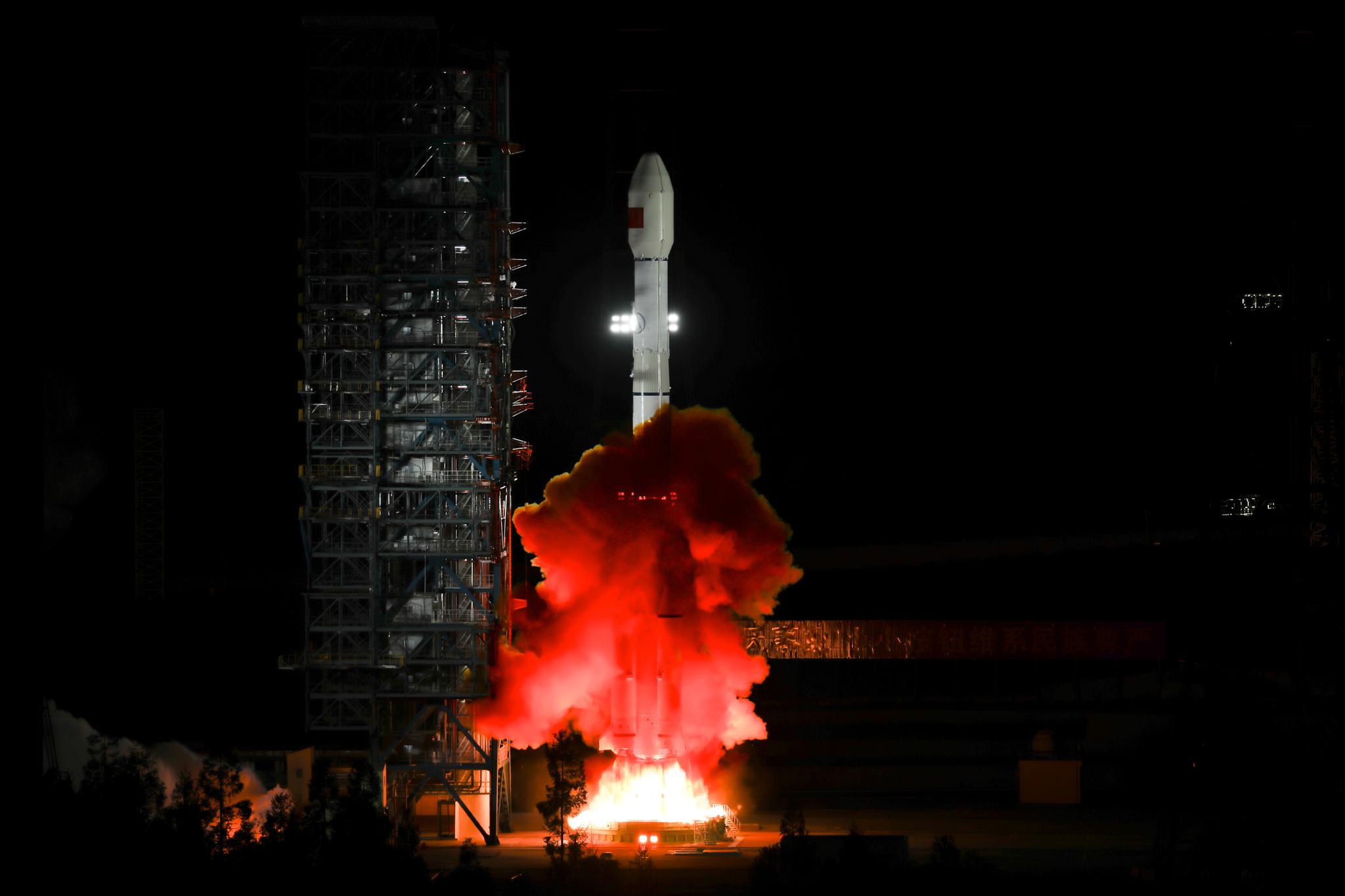 China sends new data relay satellite into space