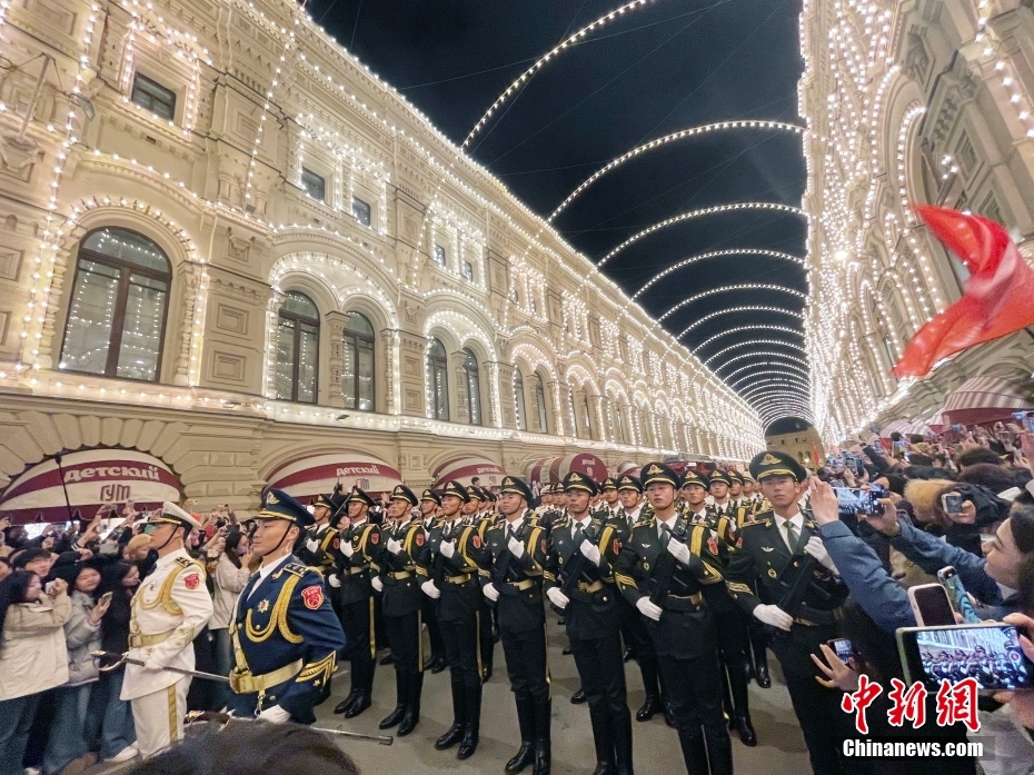 The Guard of Honor of the Chinese People's Liberation Army (PLA) participate in a rehearsal for the Victory Day military parade, which marks the 80th anniversary of the Victory in the Great Patriotic War, in Moscow, Russia, May 3, 2025. (Photo/China News Service) The Guard of Honor of the Chinese People's Liberation Army (PLA) participate in a rehearsal for the Victory Day military parade, which marks the 80th anniversary of the Victory in the Great Patriotic War, in Moscow, Russia, May 3, 2025. (Photo/China News Service)
