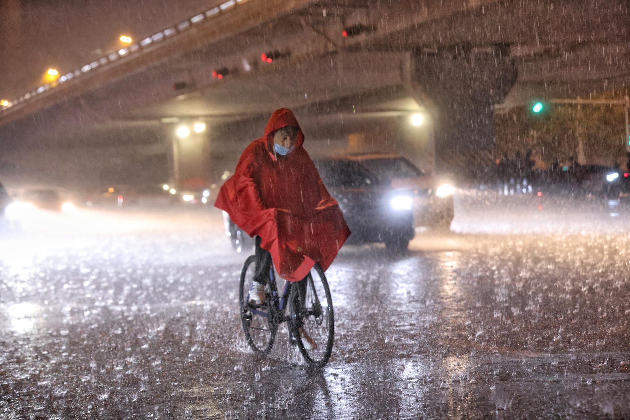 Massive hail hits Beijing