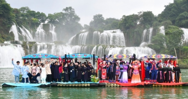China-Vietnam cross-border folk song party held in Guangxi 
