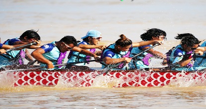 China, ASEAN hold international dragon boat race in south China