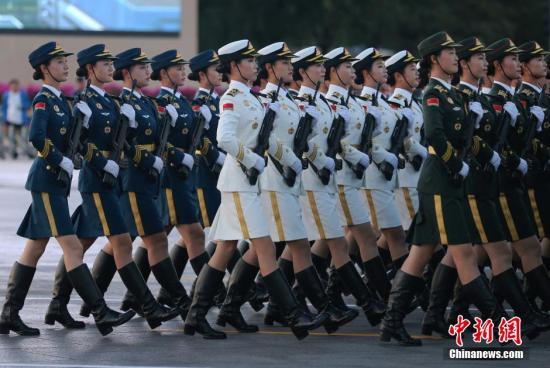 File photo taken on Sept. 3, 2015 shows soldiers of the Chinese People’s Liberation Army taking part in a military parade in Beijing. (Photo/China News Service)