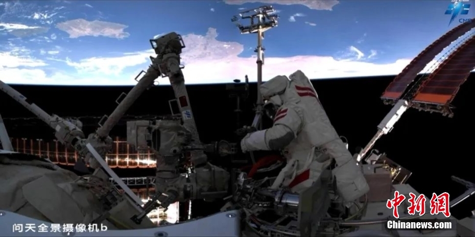 A Shenzhou-20 astronaut performs extravehicular activities outside China's orbiting space station, June 26, 2025. (Photo/China Manned Space Agency) A Shenzhou-20 astronaut performs extravehicular activities outside China's orbiting space station, June 26, 2025. (Photo/China Manned Space Agency)