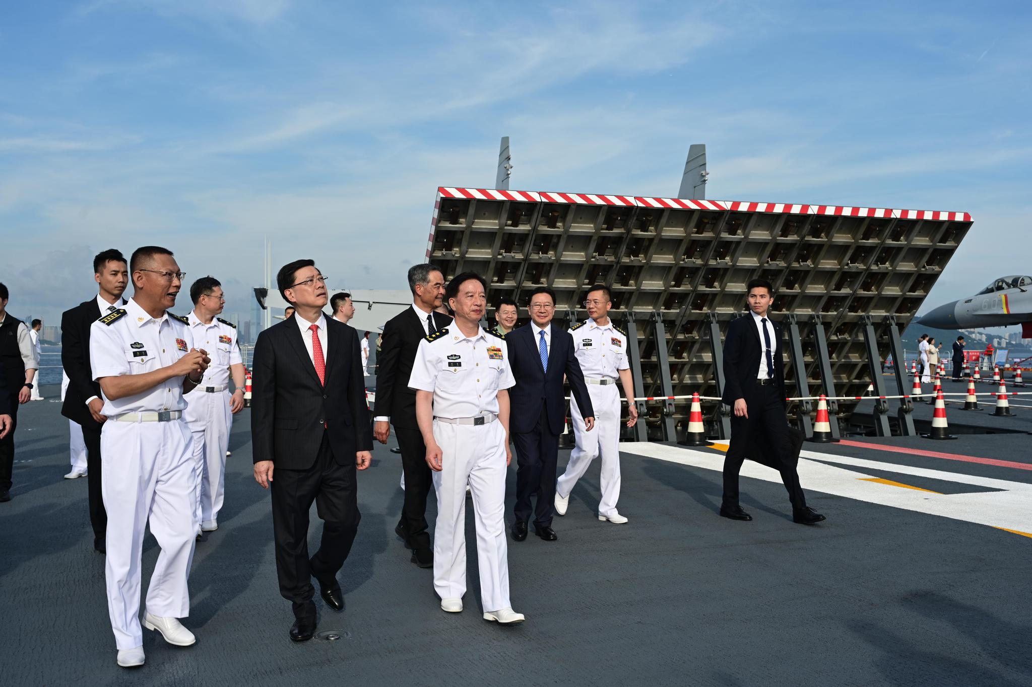 HKSAR chief executive attends deck reception on CNS Shandong