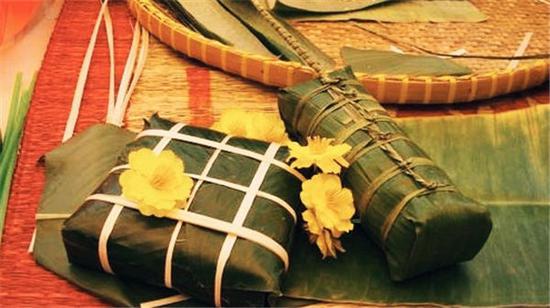 Vietnamese rounded and square zongzi. (Photo/china.org.cn)