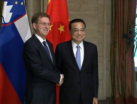 Chinese Premier Li Keqiang and his Slovenian counterpart Miro Cerar  (CGTN Photo)