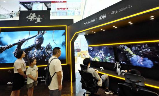 Hit Chinese video game builds pride, subdues prejudice