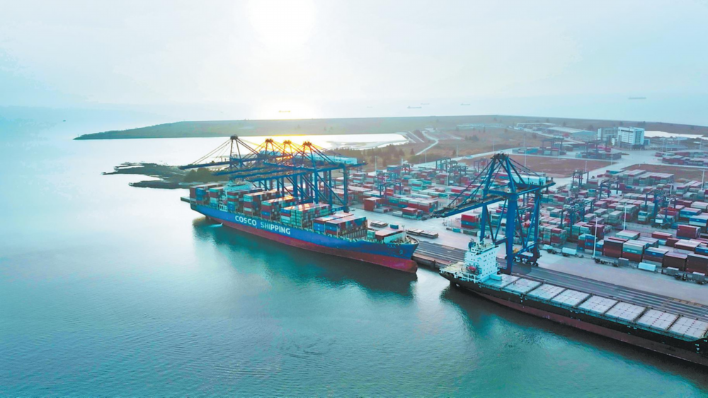 &nbsp;The Hainan Free Trade Port officially launches island-wide special customs operations on Thursday and the Hainan branch of Bank of China continues to play a significant financial role in Hainan province's opening-up. CHINA DAILY