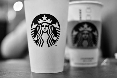 Starbucks to allow non-paying guests to sit inside, use bathrooms