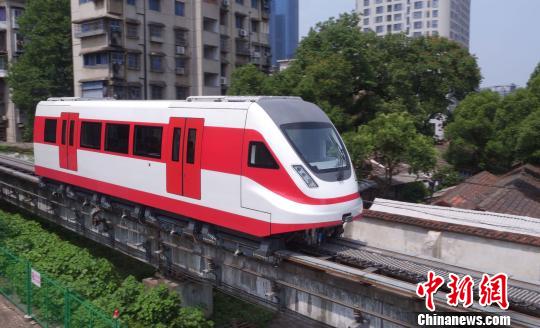 Test run of China's 160 km/h maglev train prototype successful