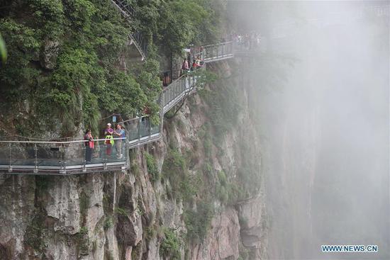 Lingyundu glass trestle opens to tourists in Ningbo, east China