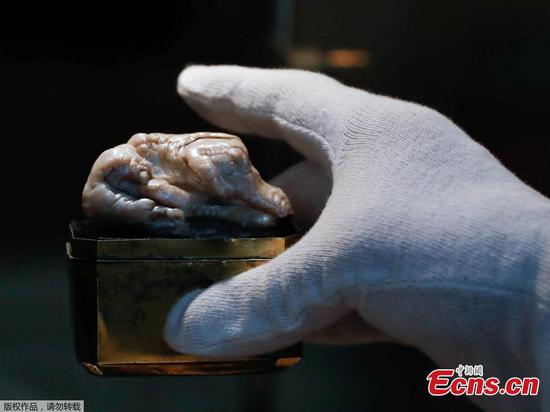 World's largest freshwater pearl goes for US$374,000