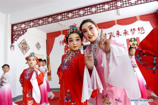 Chinese drama introduced to students in China's Hebei 