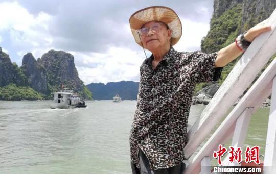 A file photo of Liu Sendao travelling from Chengdu, Southwest China's Sichuan province. (Photo/chinanews.com)