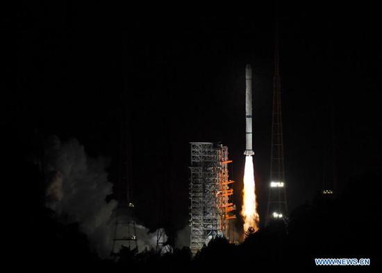 The Fengyun-2H meteorological satellite, carried by a Long March-3A rocket, is launched from the Xichang Satellite Launch Center in Southwest China's Sichuan Province, June 5, 2018.  (Photo/Xinhua)