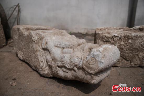 Older Summer Palace reclaims white marble relics 