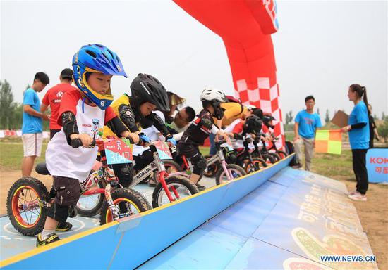Balance bike contest held in north China's Hebei
