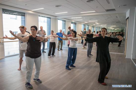 Israelis learn Tai Chi at Chinese Cultural Center in Tel Aviv