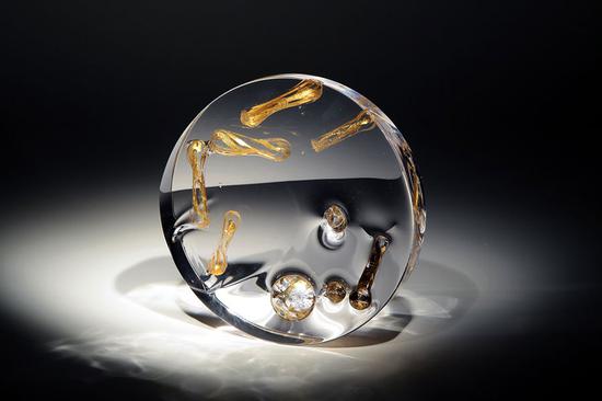 Chinese artist's glass art on show