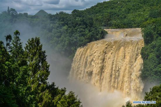 Scenery of Huangguoshu Waterfall in Guizhou
