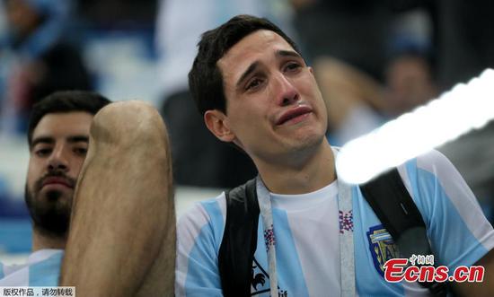 Argentine fans weep as World Cup dream fades