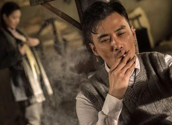 A smoking scene from the spy-themed TV drama Flying Kite. (Photo/CHINA DAILY)