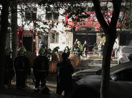 Firefighters work at the site of a fire in Daxing District of Beijing, capital of China, November 19, 2017. [File photo: Xinhua]