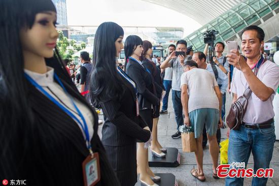 Humanoid robots assist anti-drug event in Shenzhen