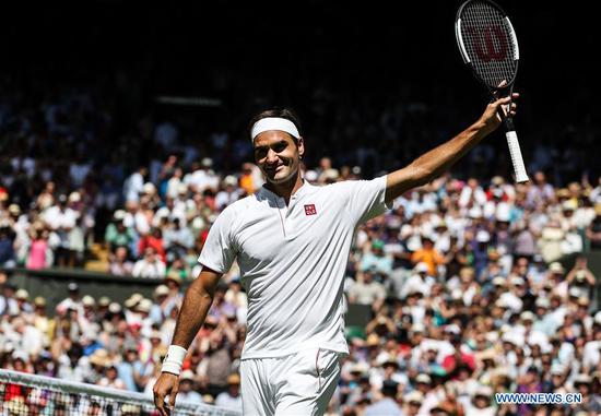 Federer beats Lajovic 3-0 at Championship Wimbledon