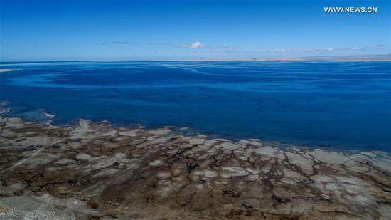 Aerial photo taken on Oct. 19, 2017 shows Qinghai Lake, China's largest inland saltwater lake, in Northwest China's Qinghai province. (Photo/Xinhua)