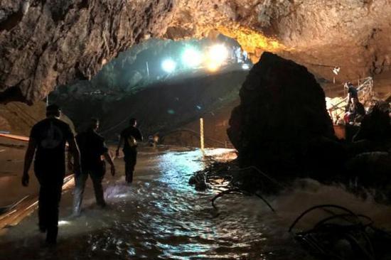 8 boys now rescued from Thai cave