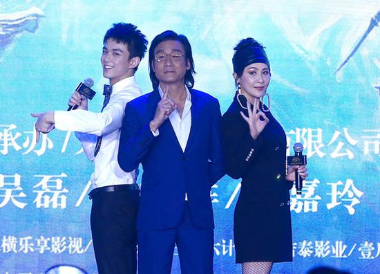 Major stars of the 141-minute Asura pose for cameras. The film contains around 2,400 special-effects scenes and was shot on 30 soundstages covering an area of over 80,000 square meters.(Photo provided to China Daily)