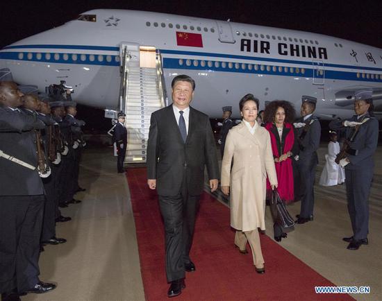 Chinese President Xi Jinping arrives in Pretoria for a state visit to South Africa, July 23, 2018. Xi and his wife, Peng Liyuan, were greeted by high-ranking South African government officials at the airport. (Xinhua/Li Xueren)